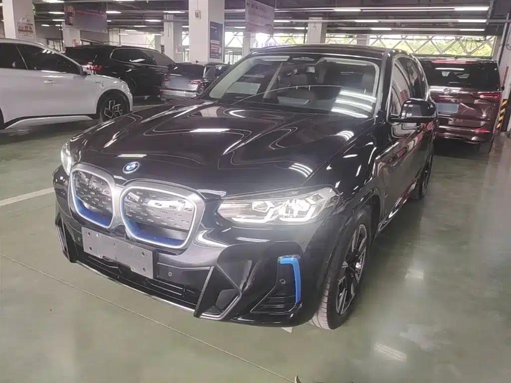 BMW iX3 2022 Leading Edition — миниатюра 1