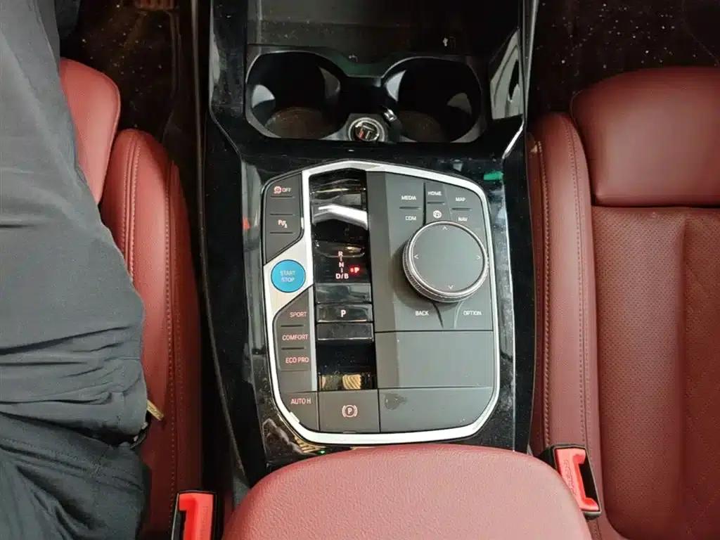 BMW iX3 2023 Leading Edition — миниатюра 14