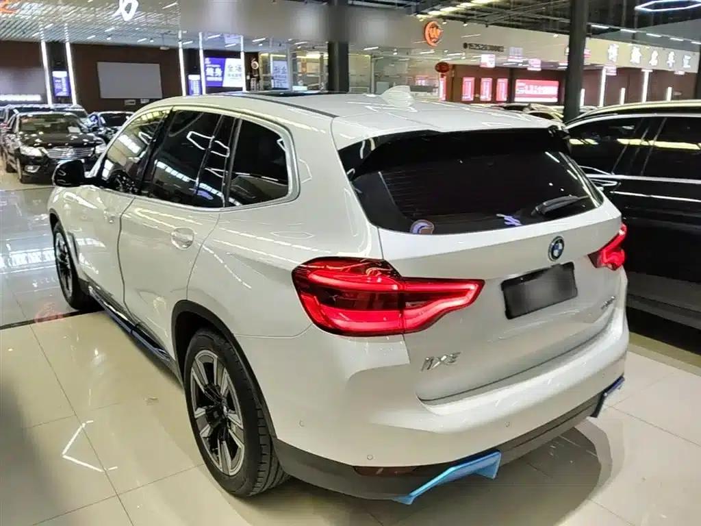 BMW iX3 2021 Facelift Leading Edition — миниатюра 23