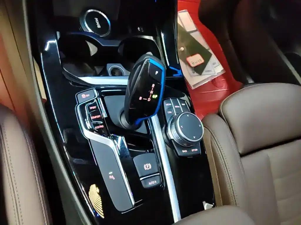 BMW iX3 2021 Facelift Leading Edition — миниатюра 10