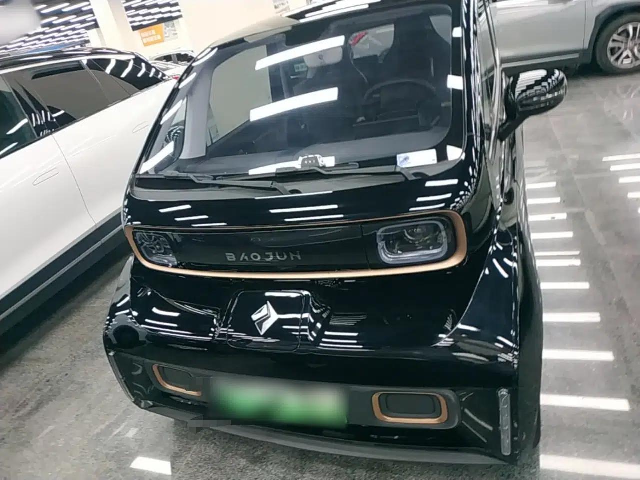 Baojun E300 2020 Plus Starry Intelligence Edition — миниатюра 2