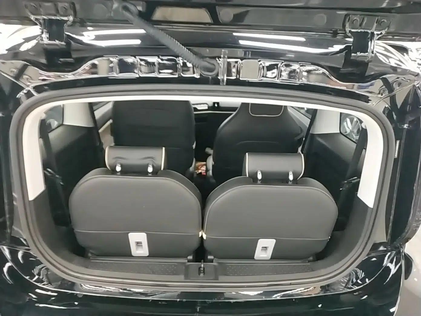 Baojun E300 2020 Plus Starry Intelligence Edition — миниатюра 22