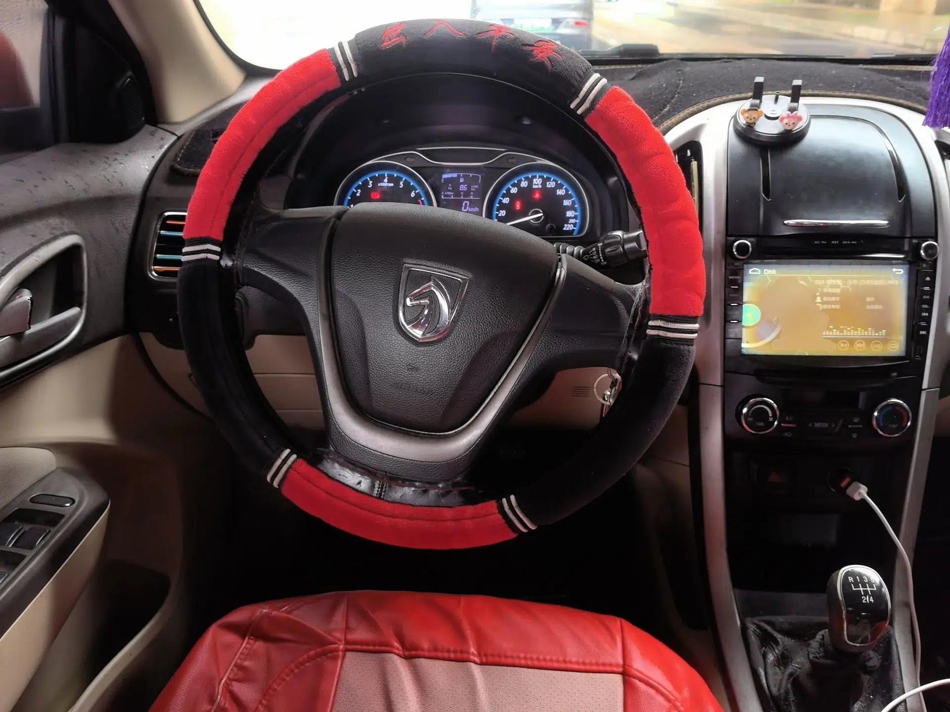 Baojun 610 2014 1.5L manual Comfort trim level — миниатюра 11