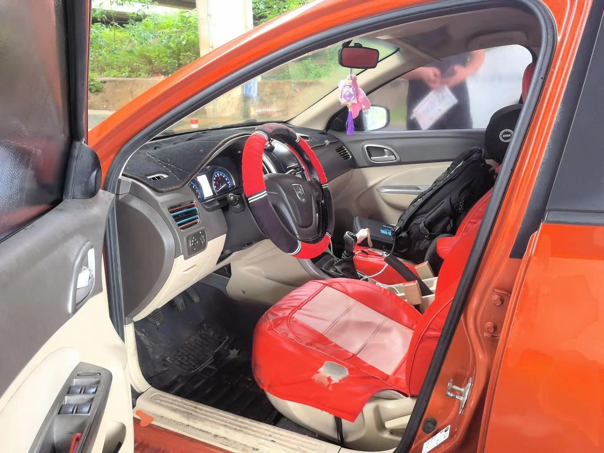 Baojun 610 2014 1.5L manual Comfort trim level — миниатюра 17