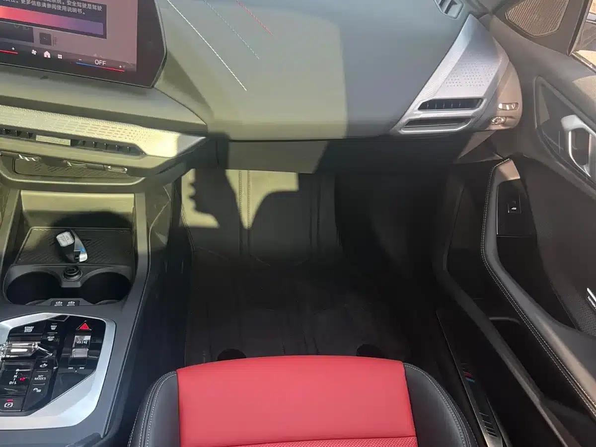 2025 BMW 2 Series 225L M Sport Shadow Edition — миниатюра 11