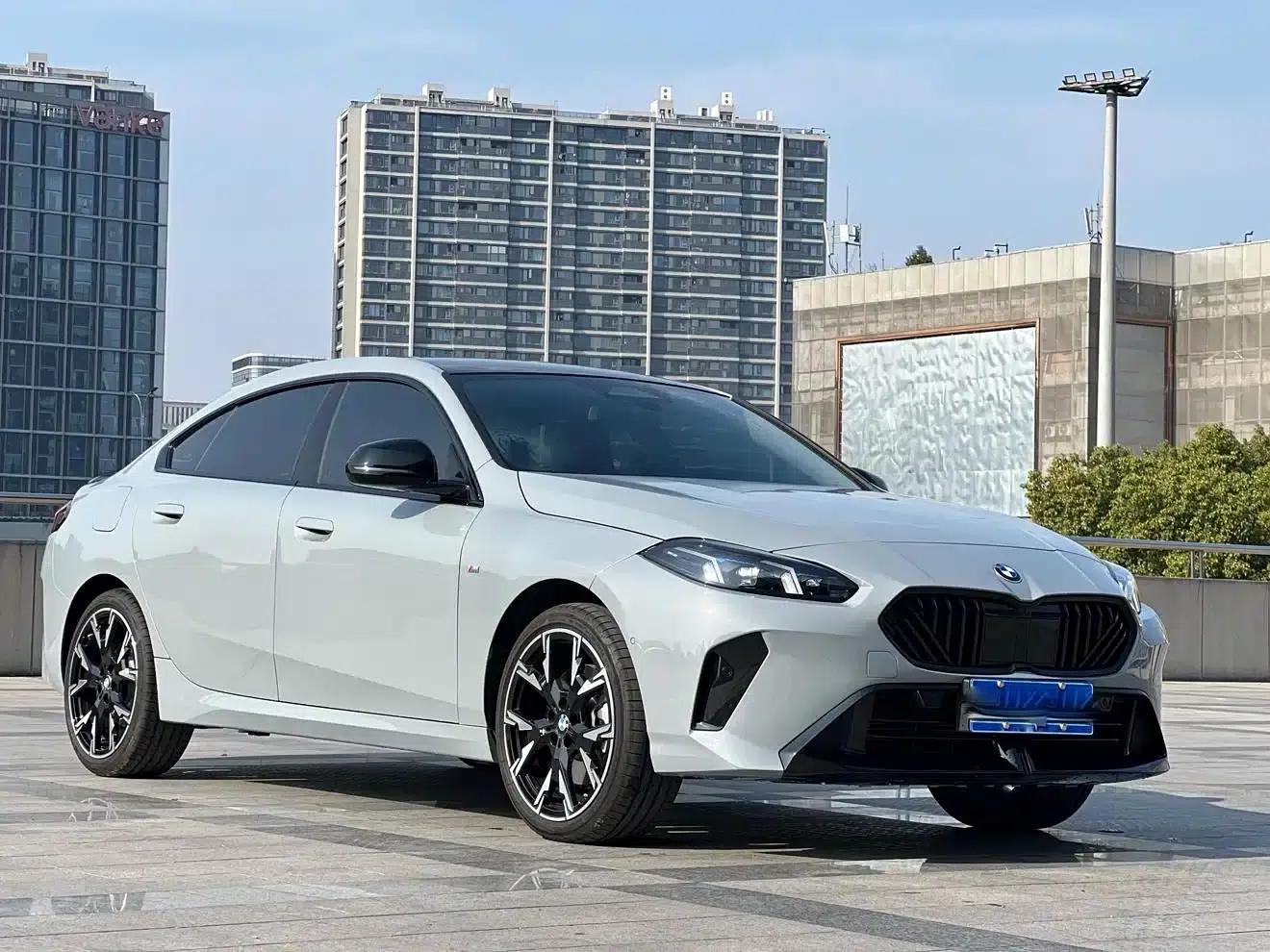 2025 BMW 2 Series 225L M Sport Shadow Edition — миниатюра 3