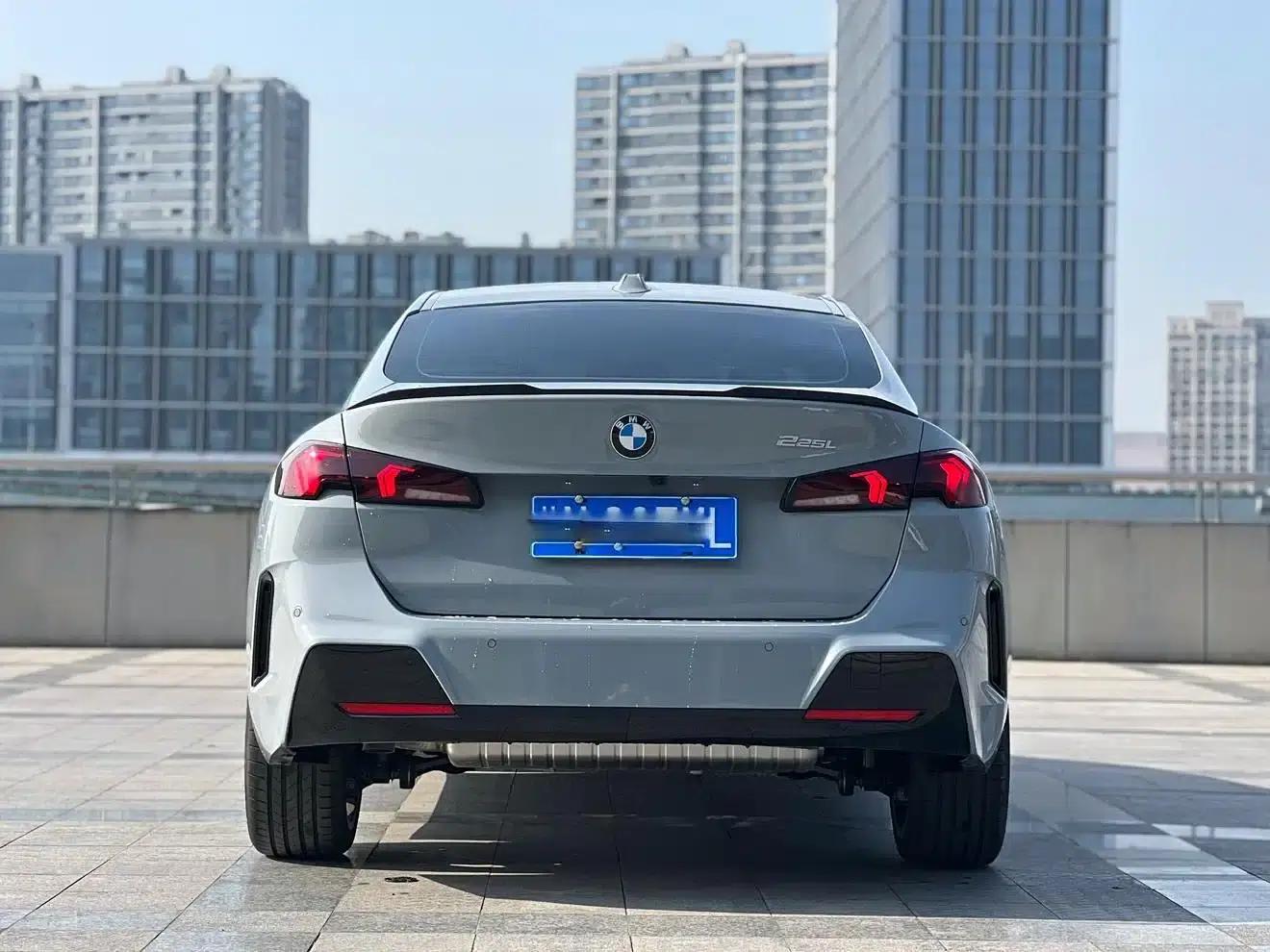 2025 BMW 2 Series 225L M Sport Shadow Edition — миниатюра 6