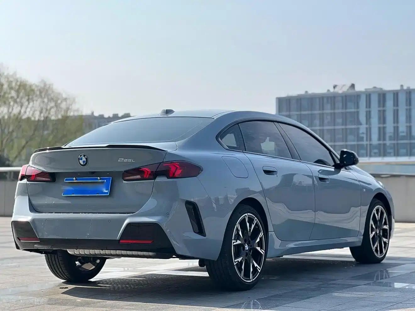 2025 BMW 2 Series 225L M Sport Shadow Edition — миниатюра 7