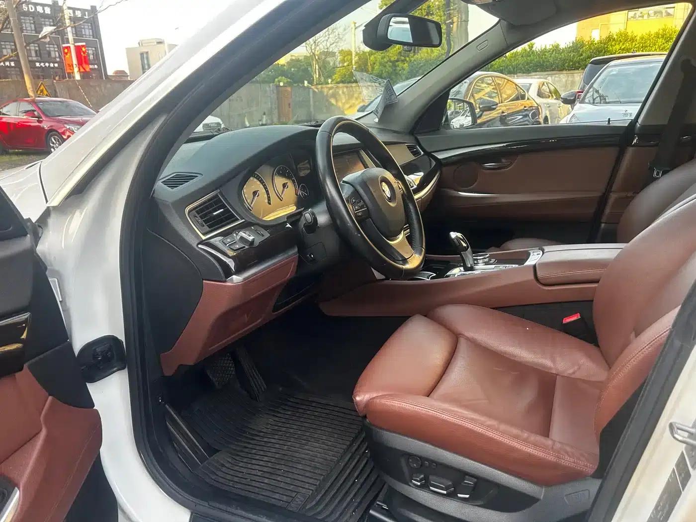 BMW 5 Series GT 2013 535i Leading Edition — миниатюра 7