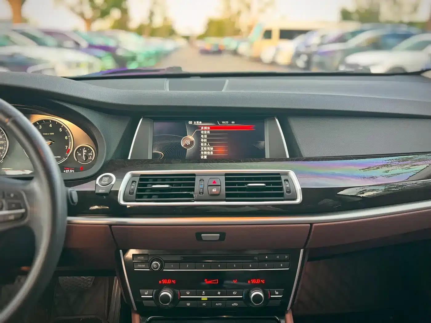 BMW 5 Series GT 2015 528i Leading Edition — миниатюра 12