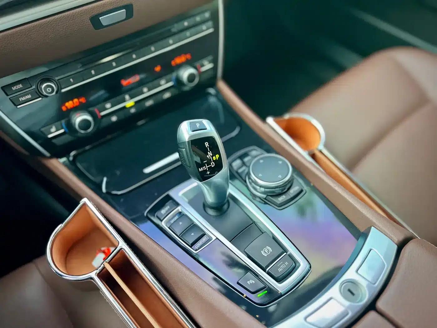 BMW 5 Series GT 2015 528i Leading Edition — миниатюра 13