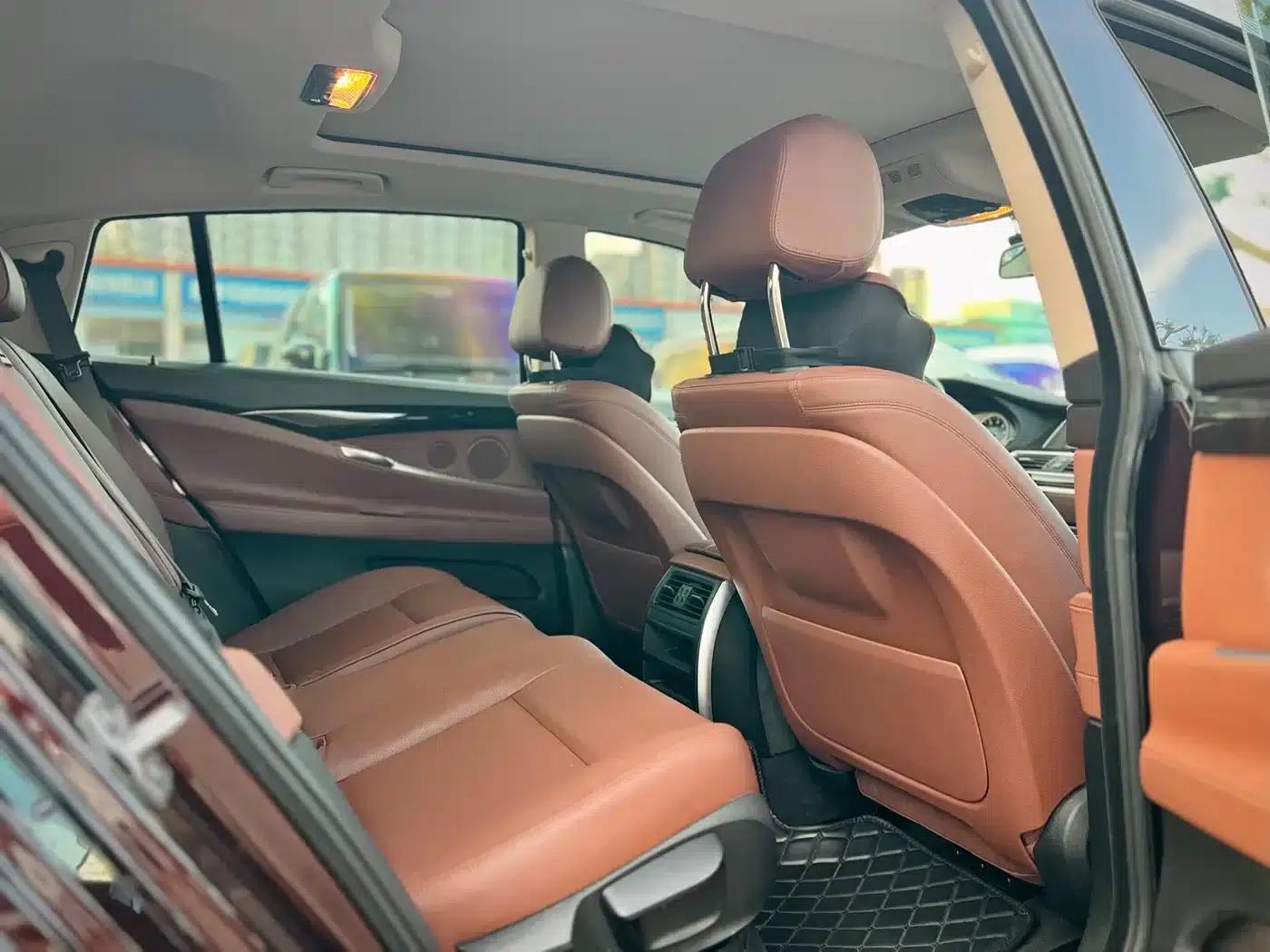 BMW 5 Series GT 2015 528i Leading Edition — миниатюра 18