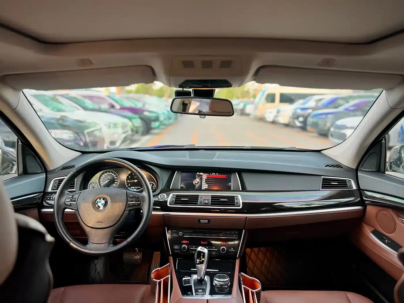 BMW 5 Series GT 2015 528i Leading Edition — миниатюра 9
