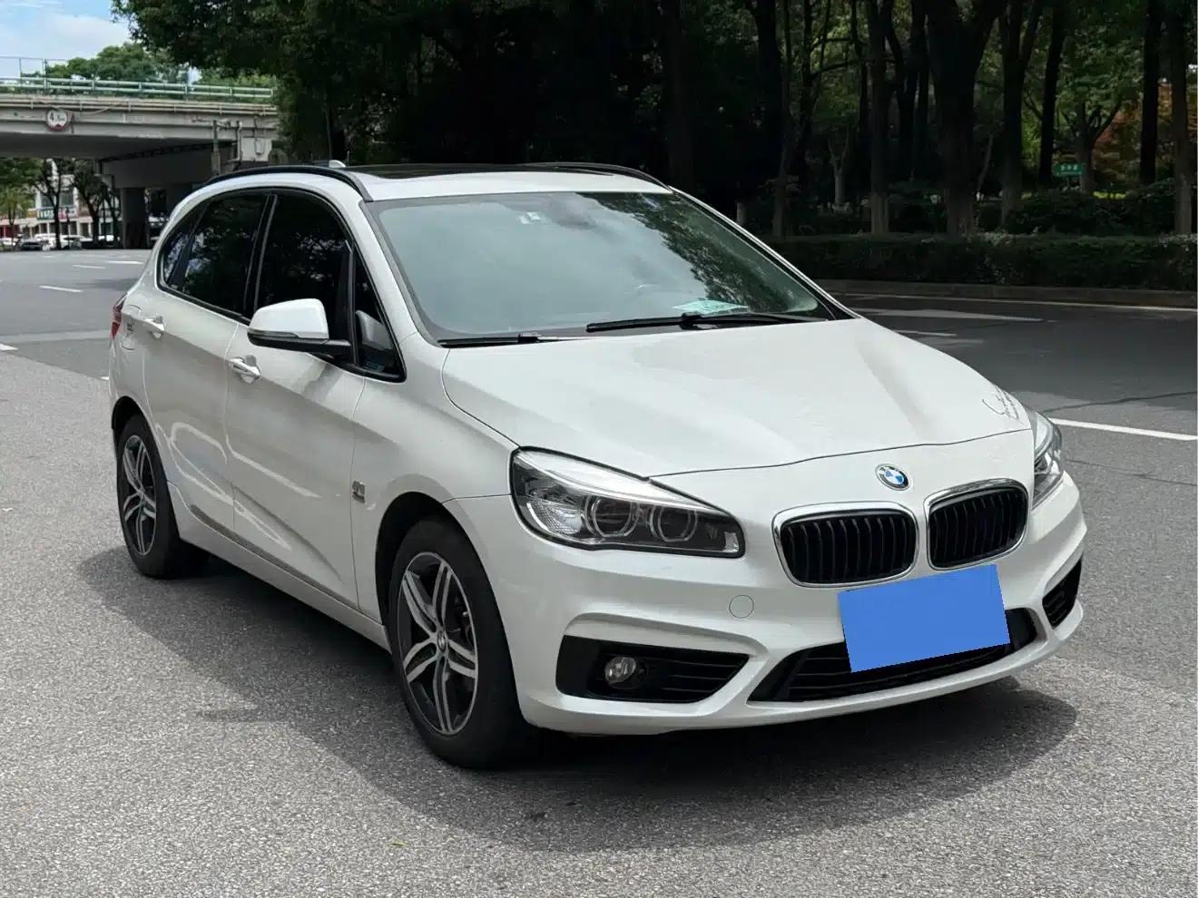 2016 BMW 2 Series Gran Tourer 218i Sport Design Package — миниатюра 3