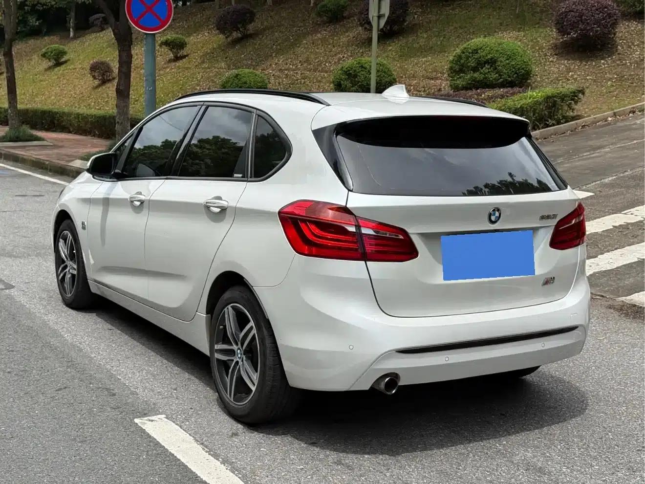 2016 BMW 2 Series Gran Tourer 218i Sport Design Package — миниатюра 4