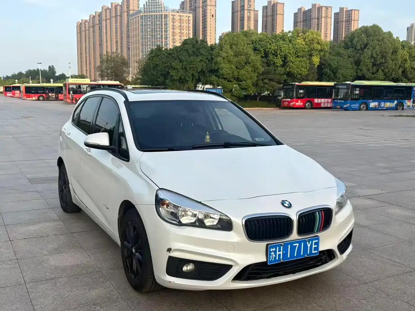 2016 BMW 2 Series Gran Tourer 218i Fashion Edition — миниатюра 1