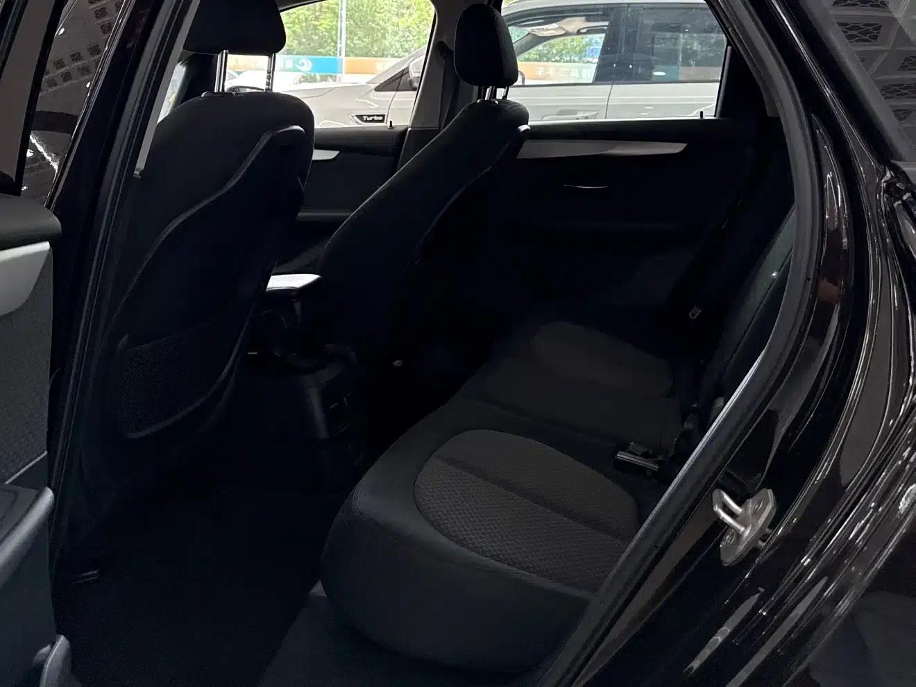 2015 BMW 2 Series Gran Tourer 218i Leading Edition (Imported) — миниатюра 11