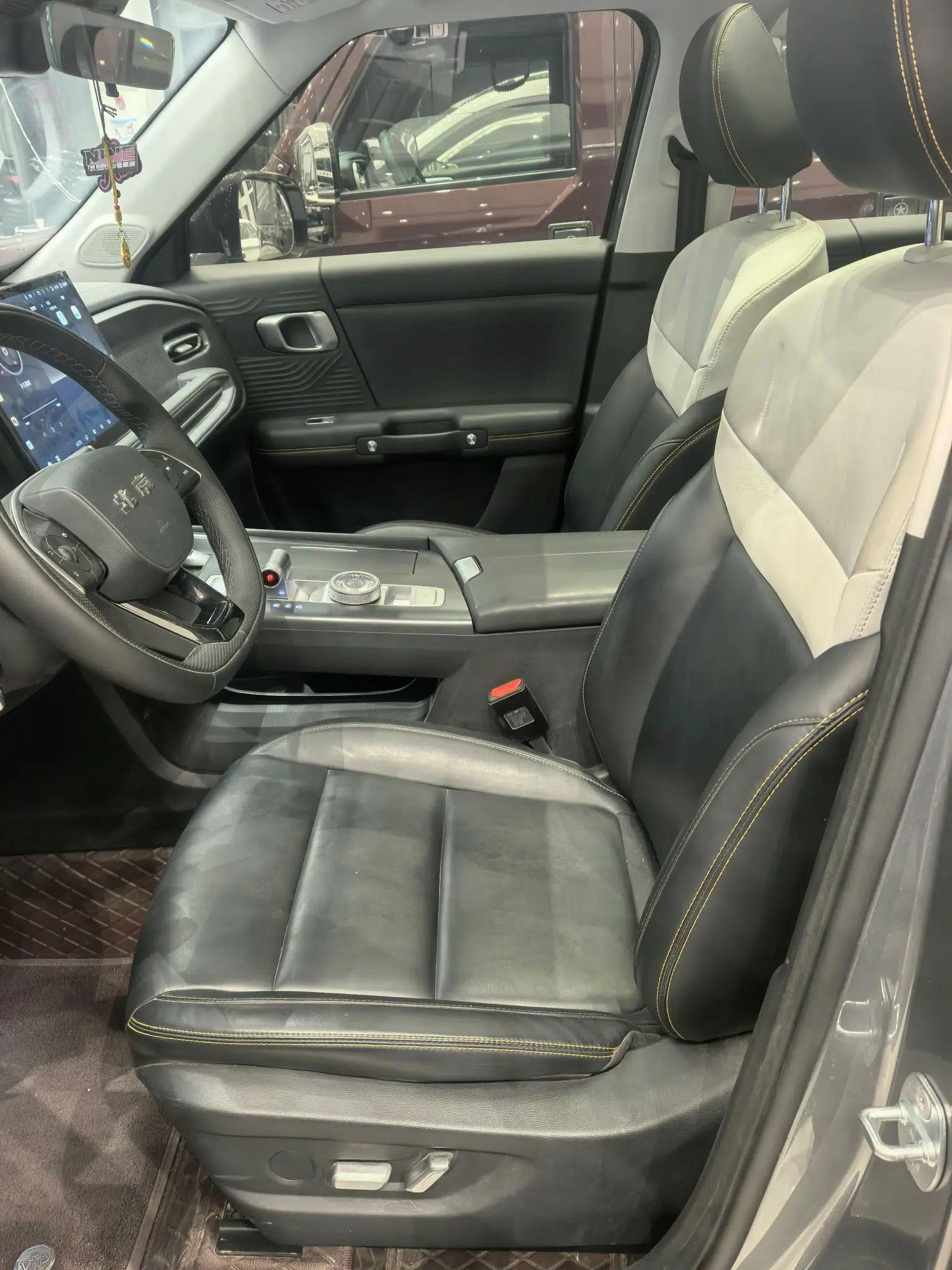 BAIC Off-Road BJ30 2024 1.5T Light Wilderness Pro Edition — миниатюра 13