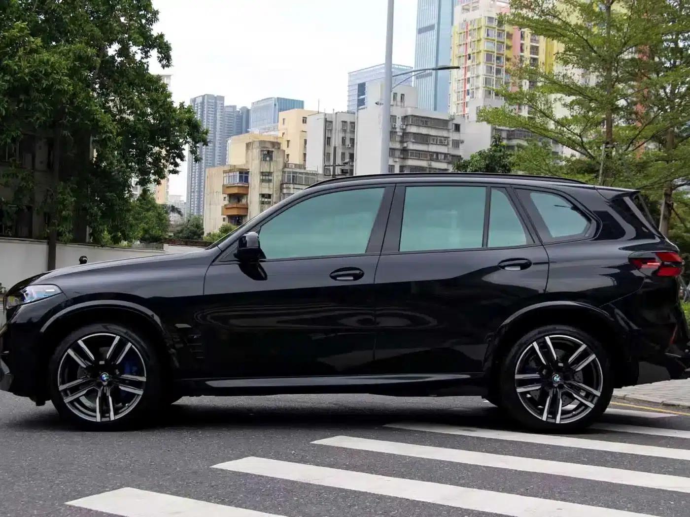 2023 BMW X5 M Competition — миниатюра 15