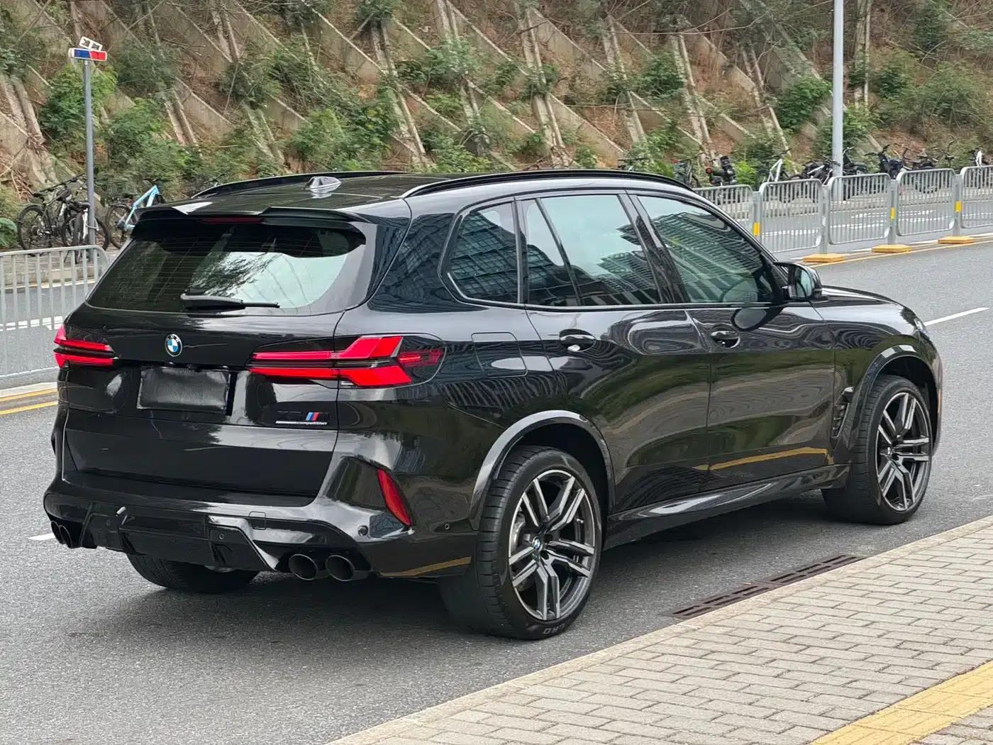 2023 BMW X5 M Competition — миниатюра 26