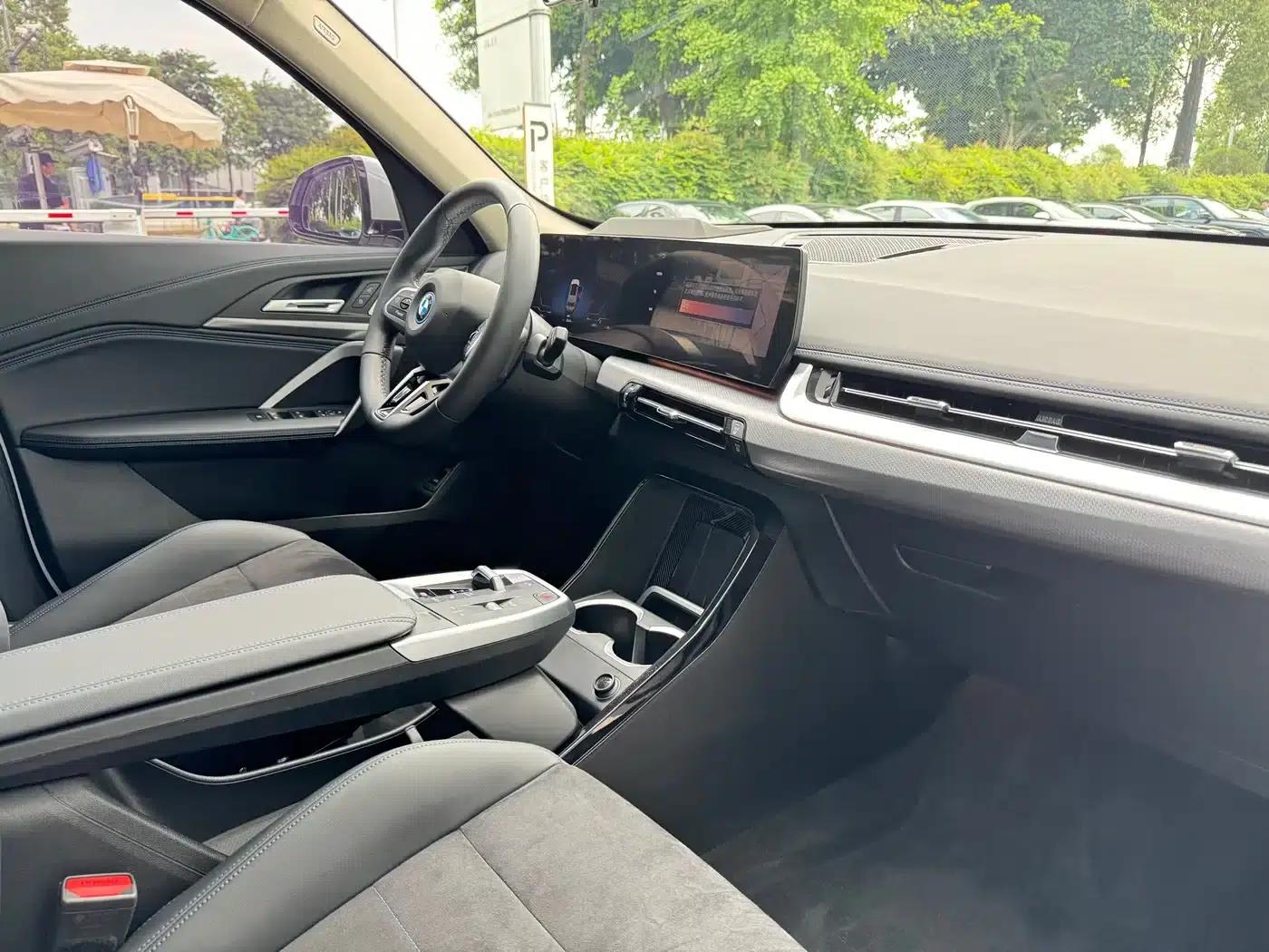 2023 BMW iX1 xDrive30L M Sport Package — миниатюра 17
