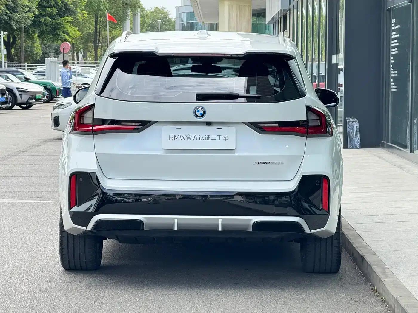 2023 BMW iX1 xDrive30L M Sport Package — миниатюра 6