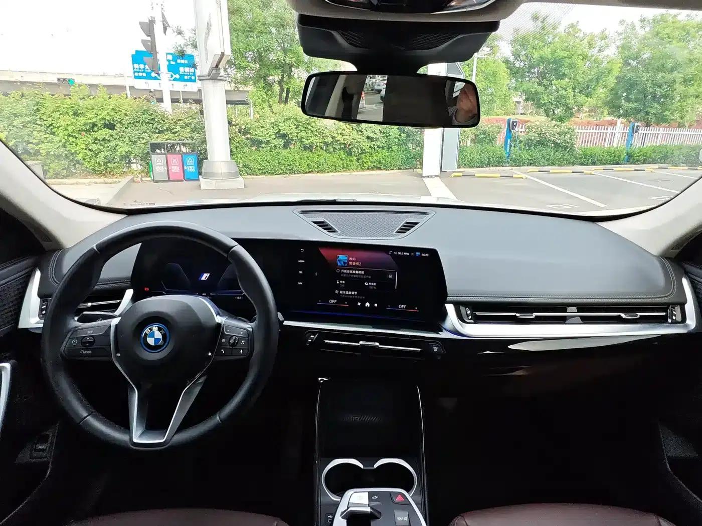 BMW iX1 2023 eDrive25L X Design Package — миниатюра 18