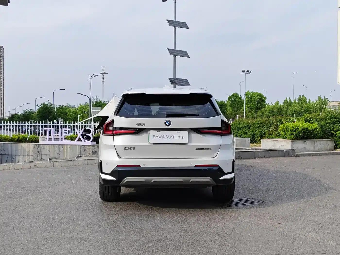 BMW iX1 2023 eDrive25L X Design Package — миниатюра 6