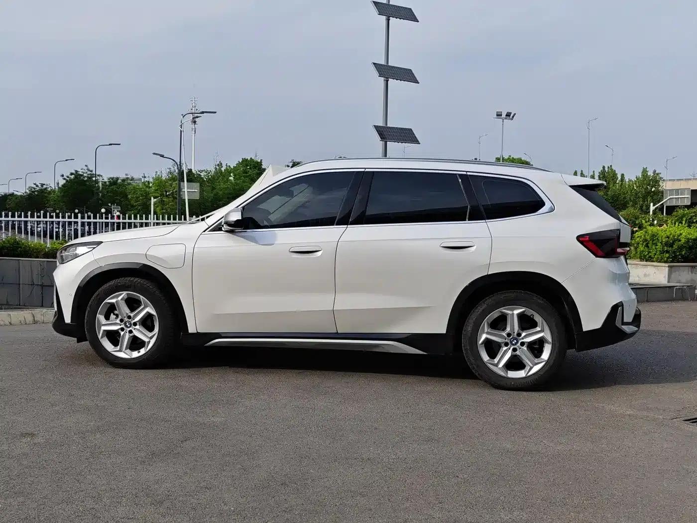 BMW iX1 2023 eDrive25L X Design Package — миниатюра 8