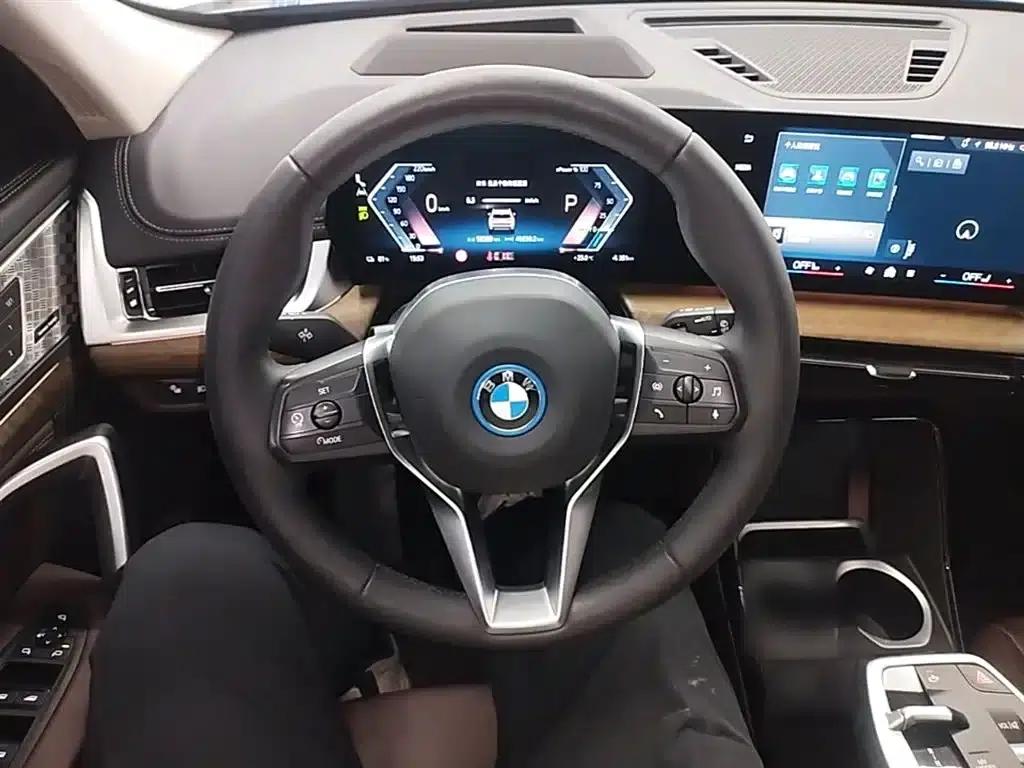 BMW iX1 2023 xDrive30L X Design Package — миниатюра 11