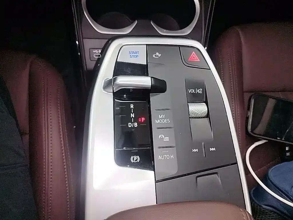 BMW iX1 2023 xDrive30L X Design Package — миниатюра 14