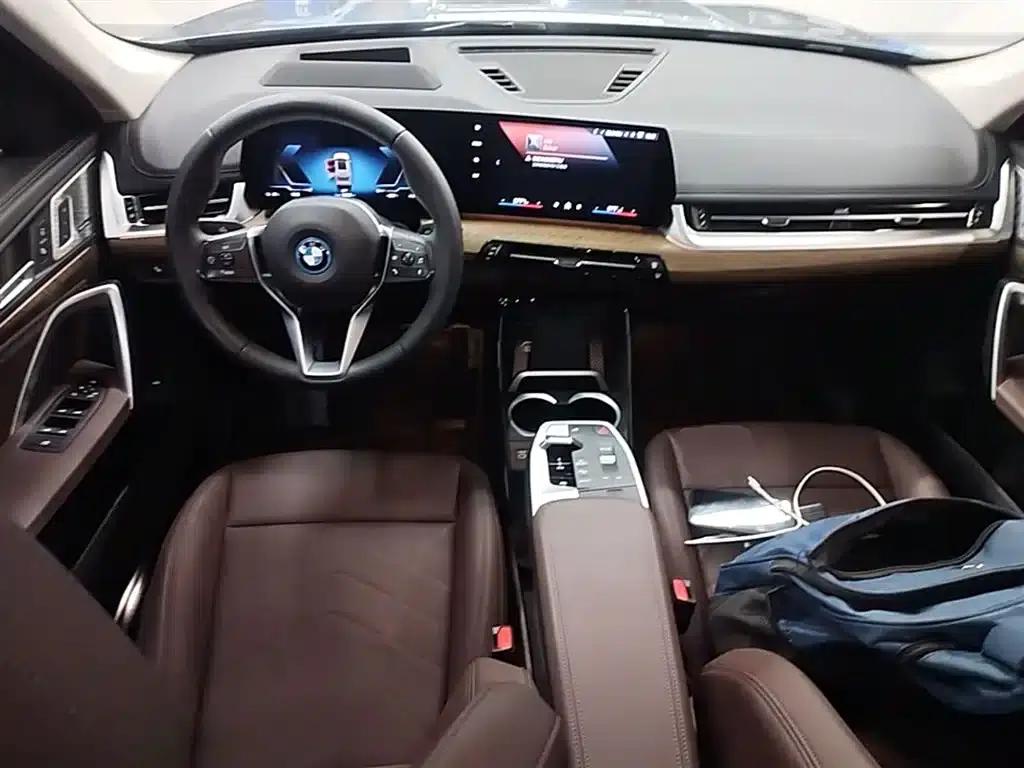 BMW iX1 2023 xDrive30L X Design Package — миниатюра 10