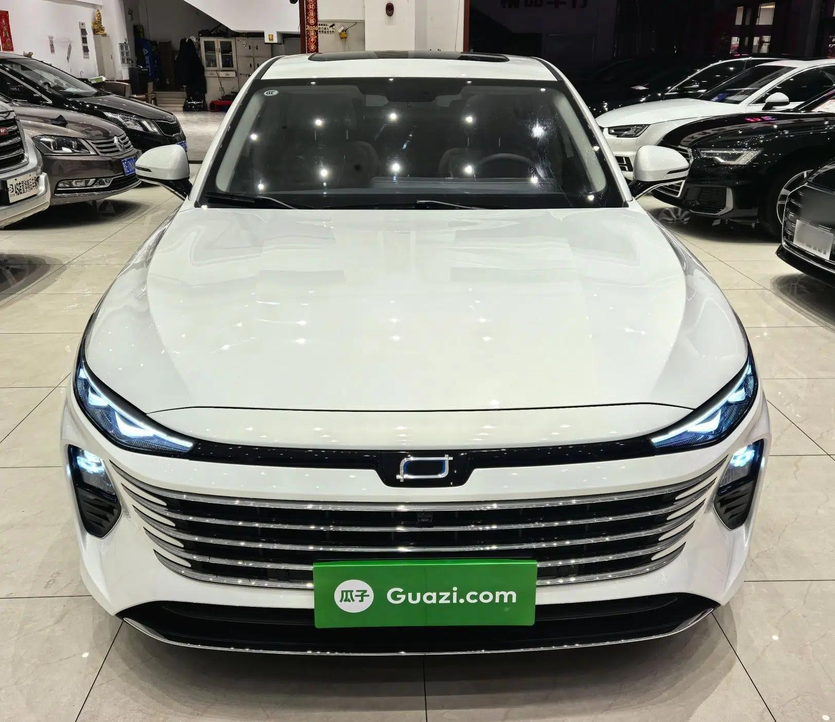 Bestune B70 2024 Dragon Edition 1.5T Leading Model — миниатюра 2