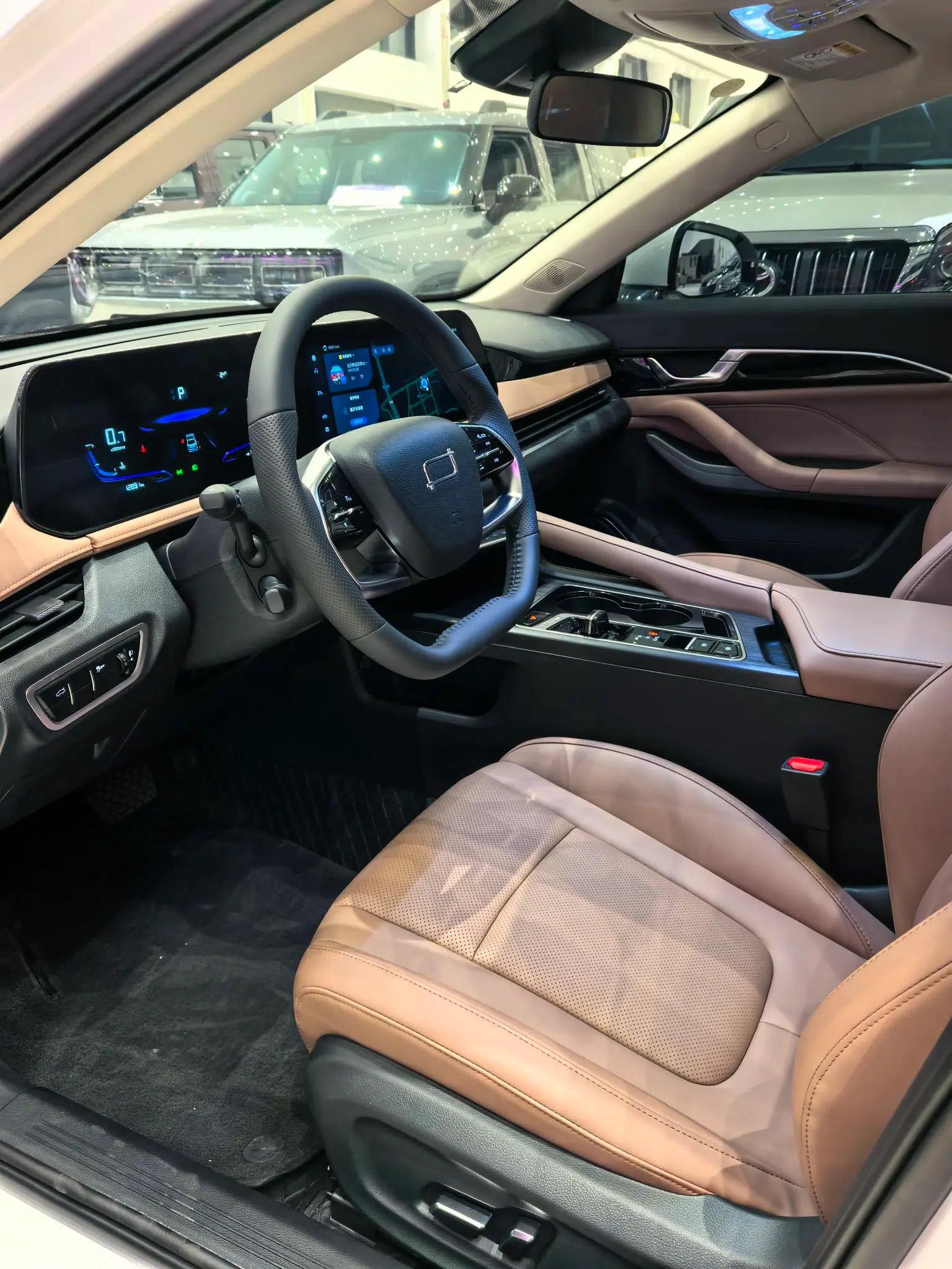 Bestune B70 2024 Dragon Edition 1.5T Leading Model — миниатюра 15