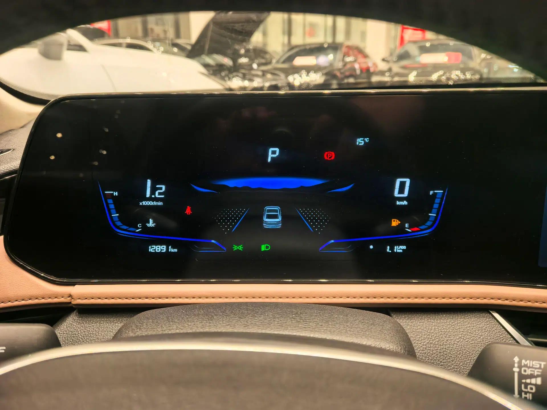 Bestune B70 2024 Dragon Edition 1.5T Leading Model — миниатюра 9