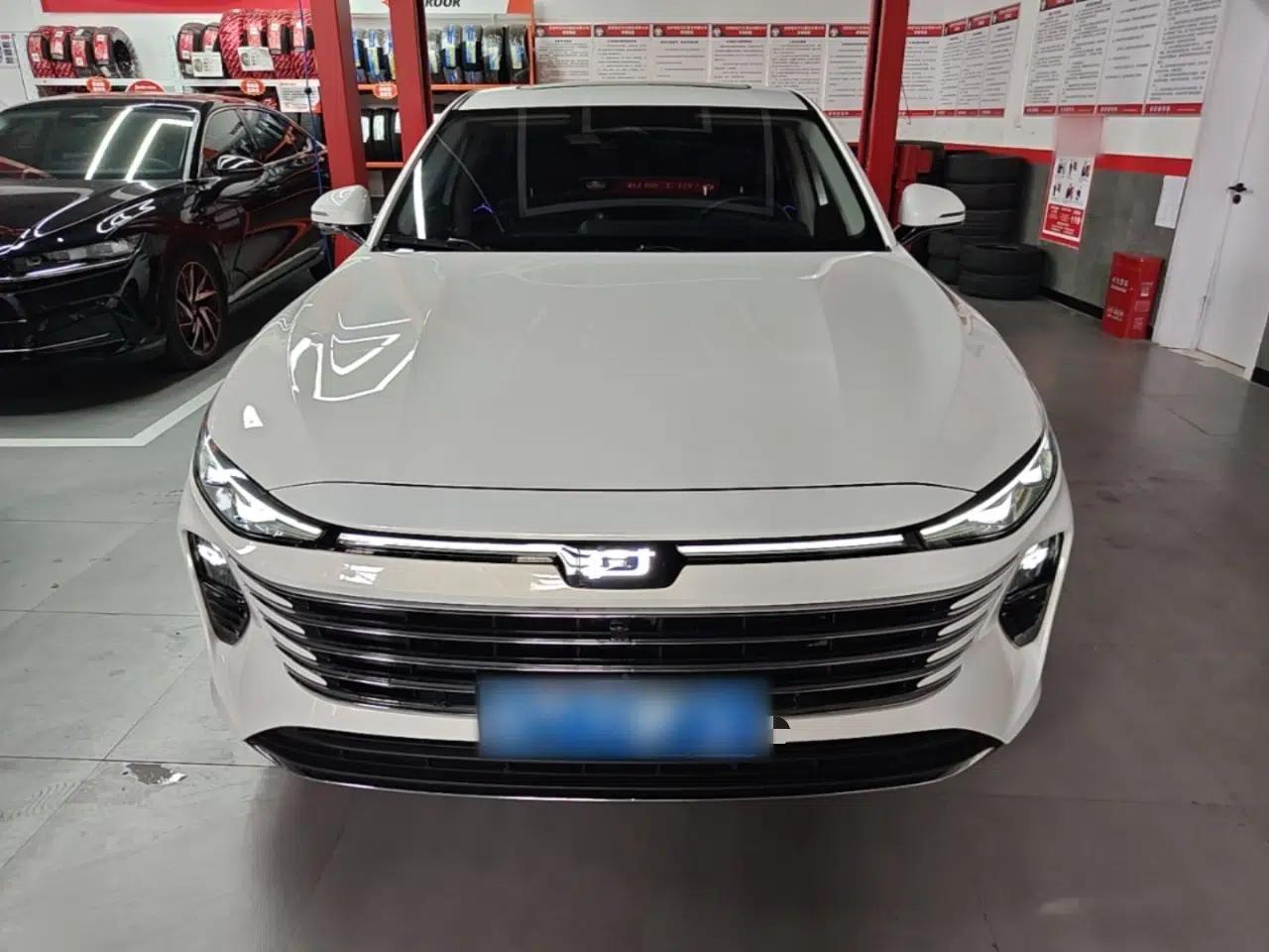 Bestune B70 2024 Dragon Edition 1.5T Leading Model — миниатюра 2