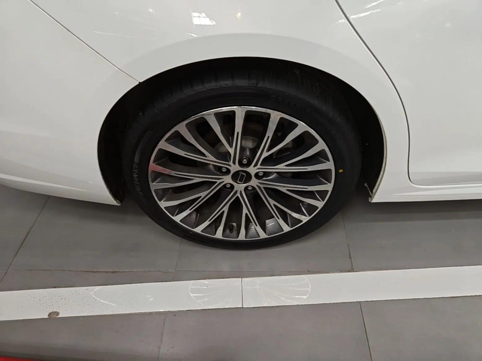 Bestune B70 2024 Dragon Edition 1.5T Leading Model — миниатюра 10