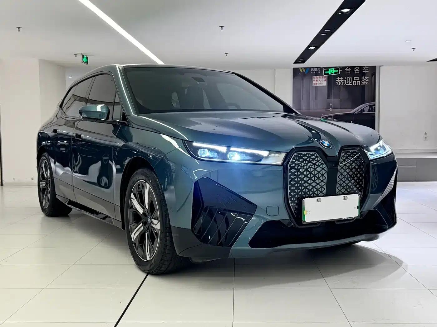 BMW iX 2023 Facelift xDrive40 — миниатюра 2