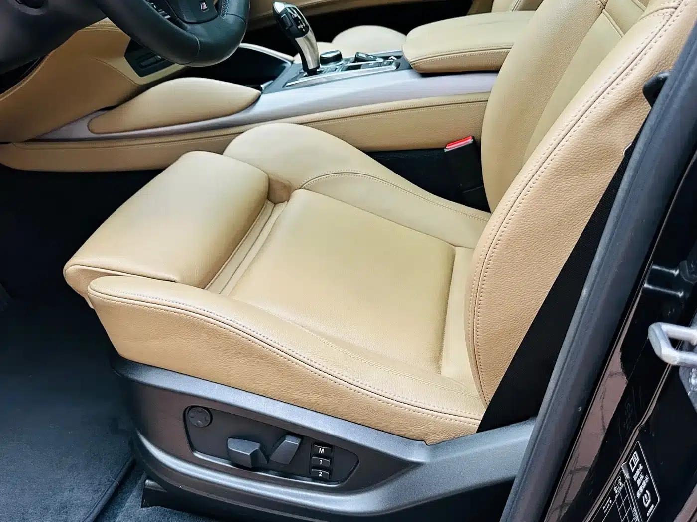 2010 BMW X6 M — миниатюра 12