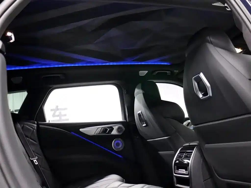 BMW XM 2023 50e — миниатюра 28