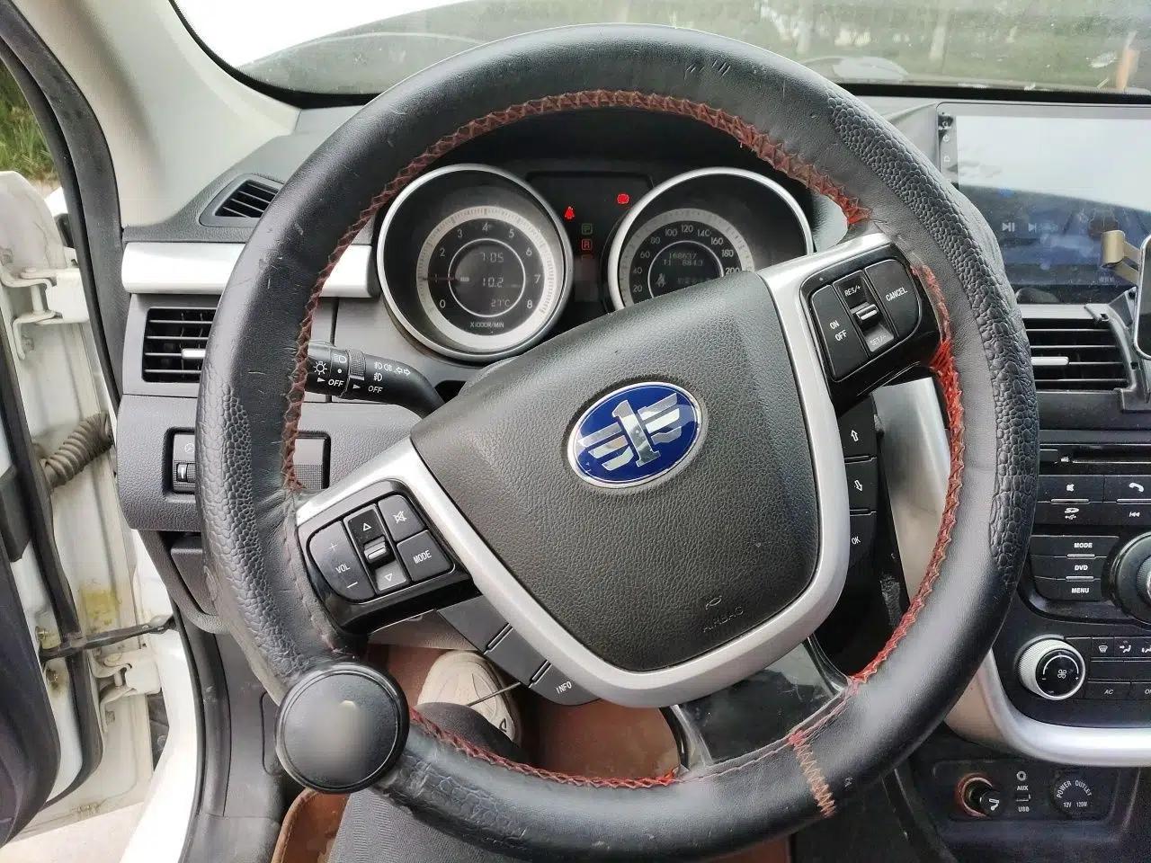 Bestune X80 2013 2.0L automatic comfort version — миниатюра 11