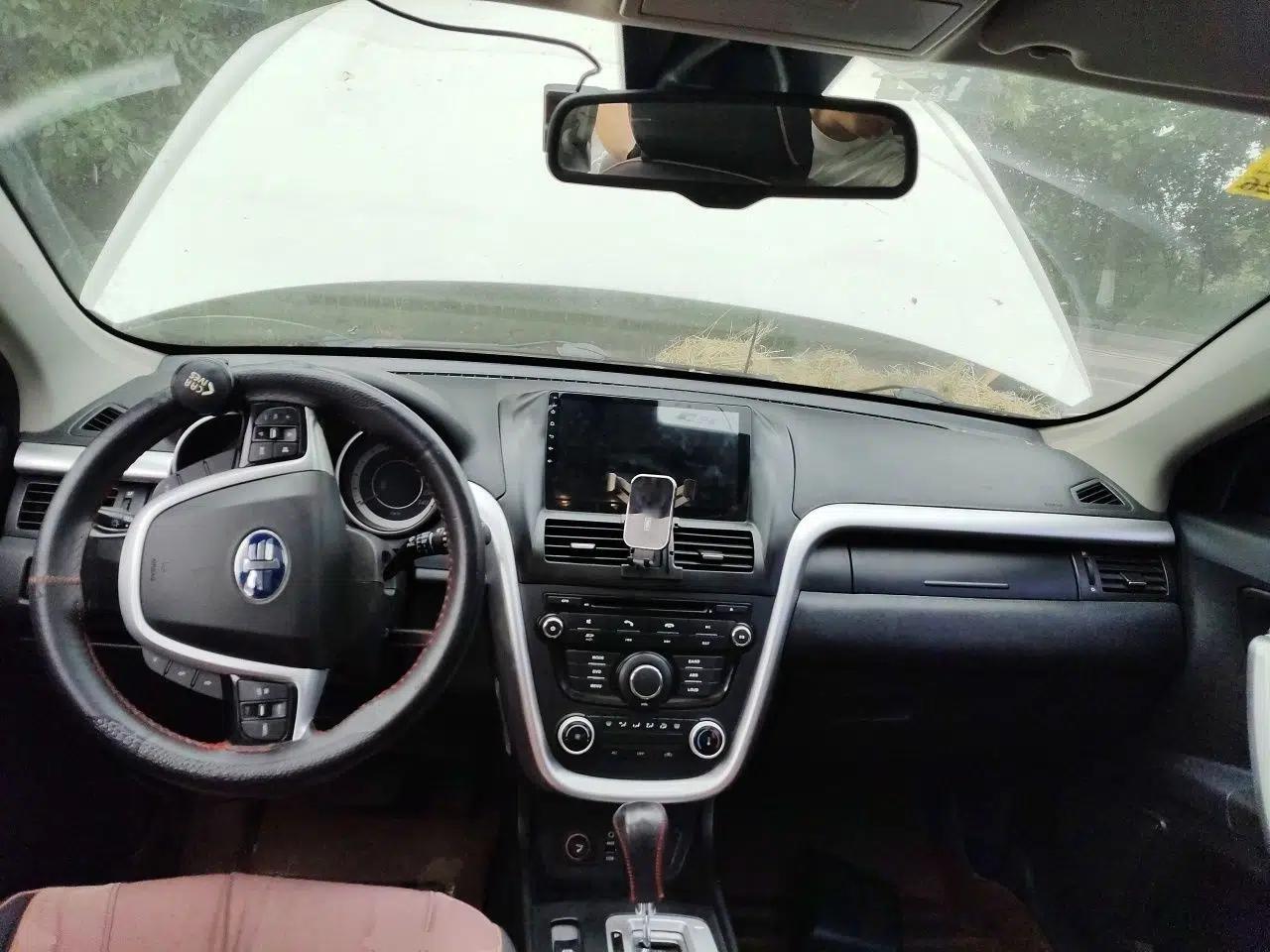 Bestune X80 2013 2.0L automatic comfort version — миниатюра 10