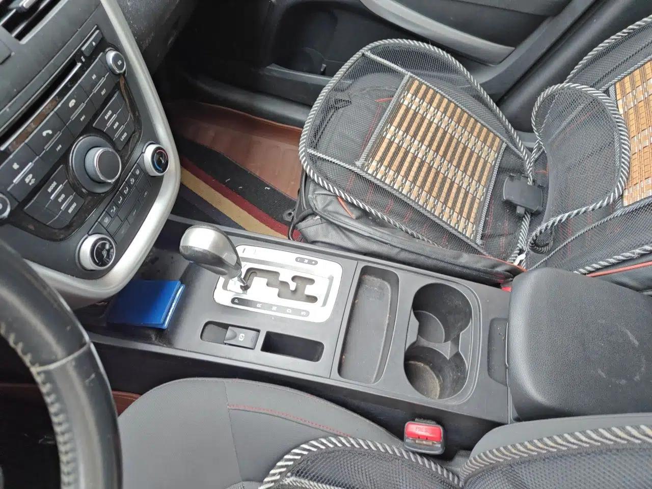 Bestune X80 2013 2.0L automatic comfort version — миниатюра 15