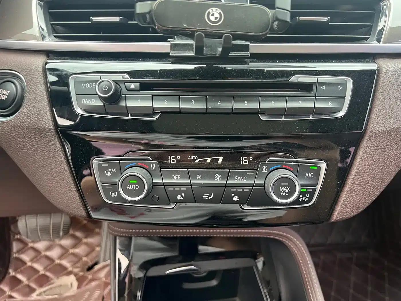 BMW X1 PHEV 2018 xDrive25Le Luxury — миниатюра 13