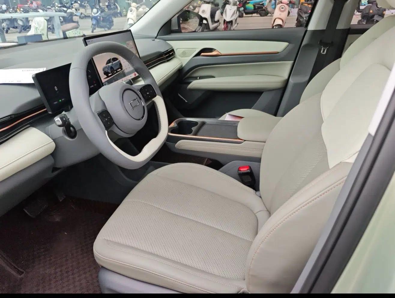 Bestune Yueyi 03 2025 445km Joyful Edition — миниатюра 17