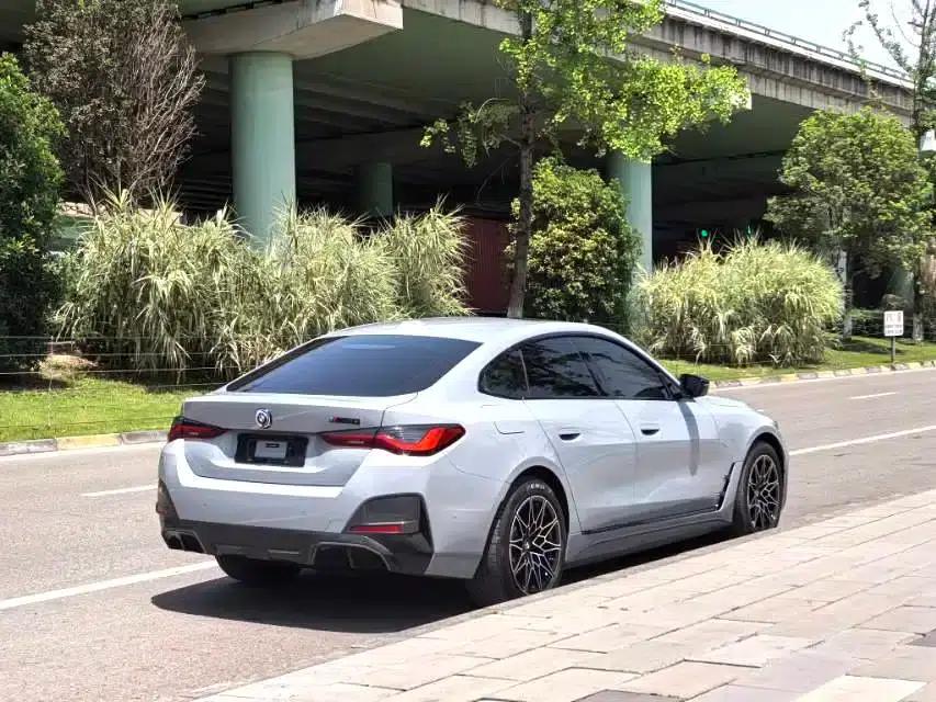 BMW i4 2023 eDrive35 — миниатюра 8