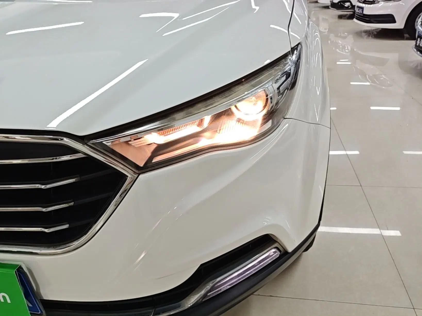 Bestune X40 2019 1.6L Automatic Luxury Version China V Emission Standard — миниатюра 9