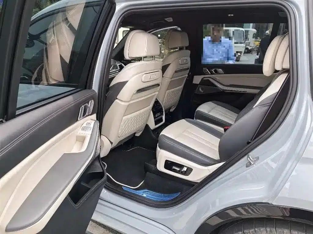 2023 BMW X7 M60i xDrive M60i — миниатюра 4