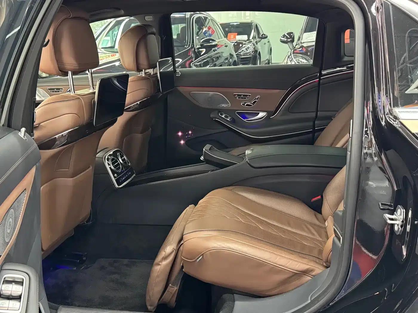 Maybach S-Class 2018 S 560 4MATIC — миниатюра 7