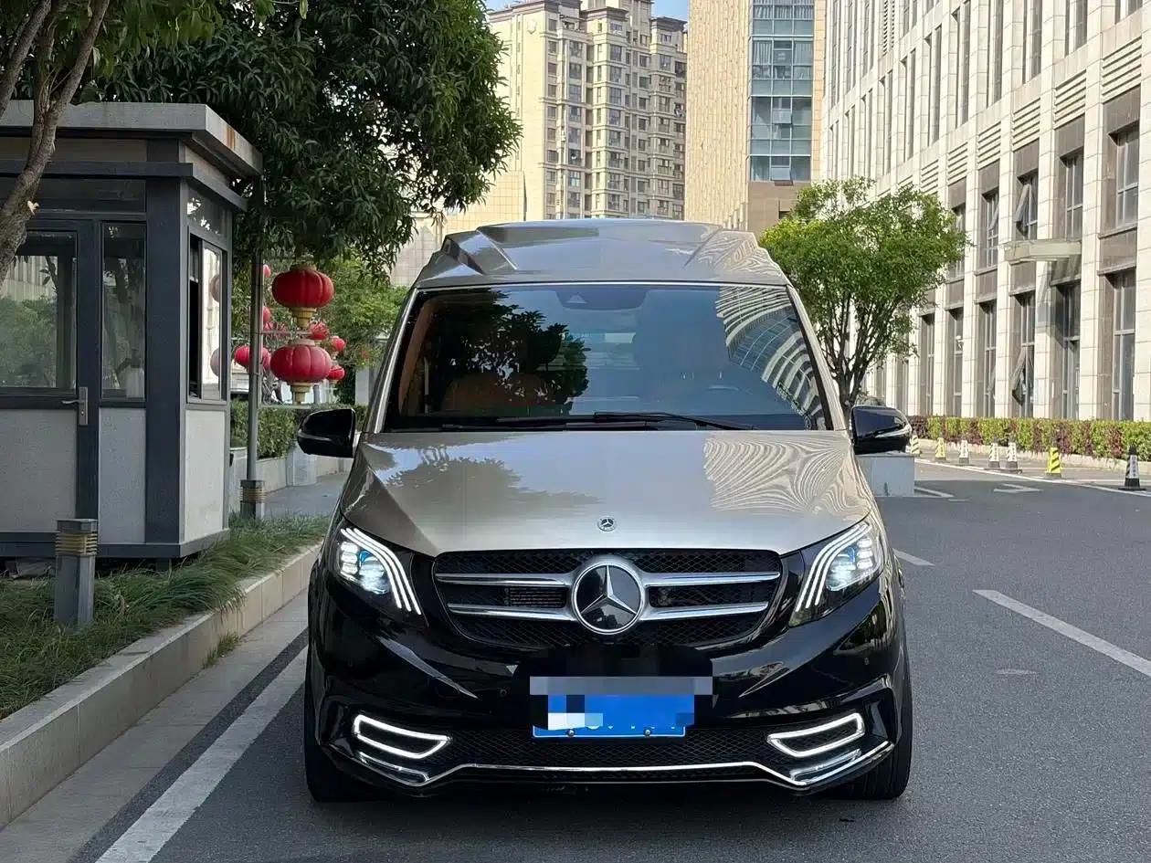 Mercedes-Benz V-Class 2022 V 260 L Long Wheelbase Premium Edition — миниатюра 2